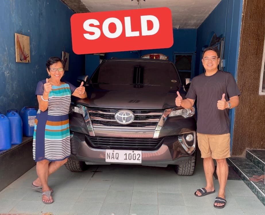 Black Toyota Fortuner photo