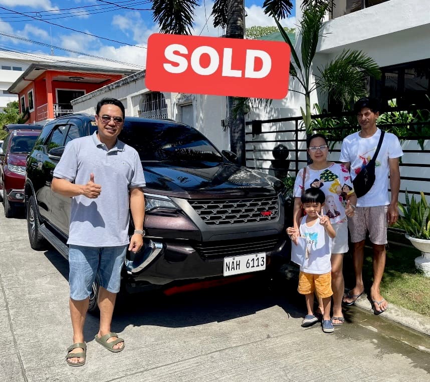 Black Toyota Fortuner photo