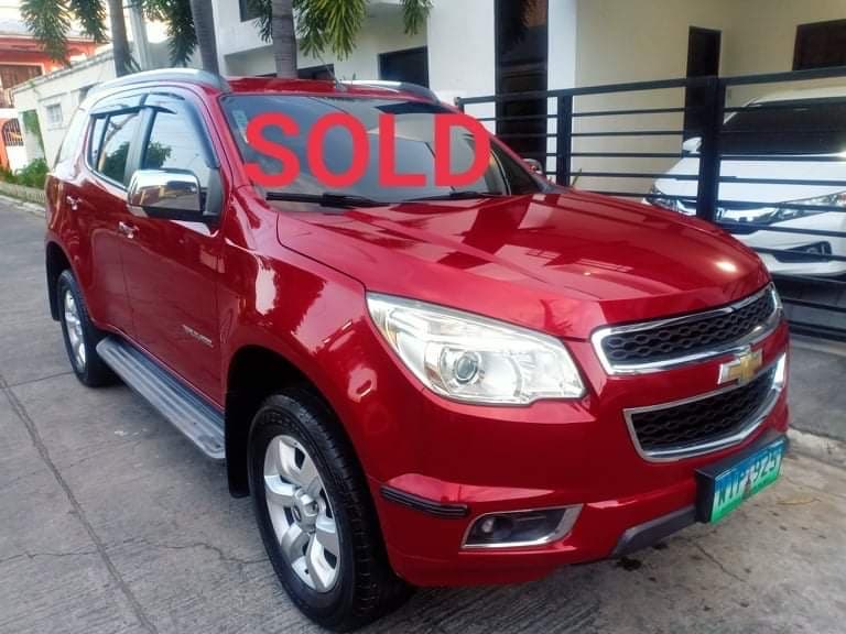 Red Chevrolet Trailblazer photo
