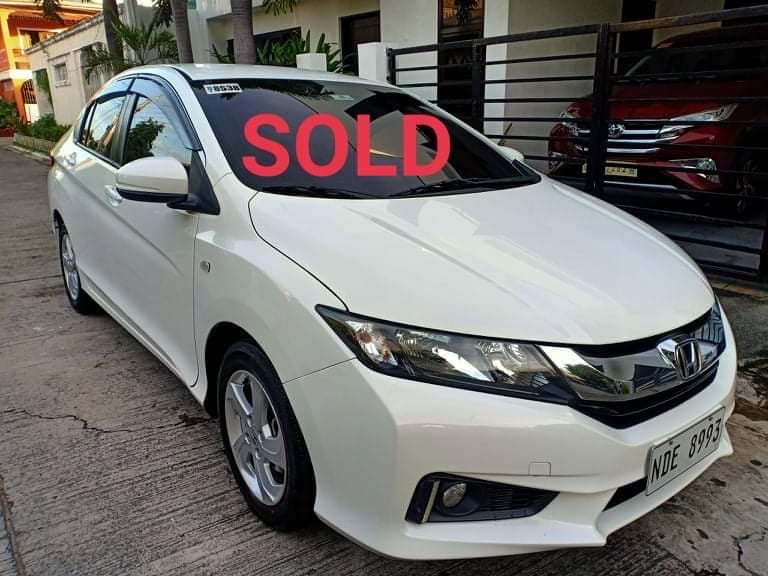White Honda Mobilio photo