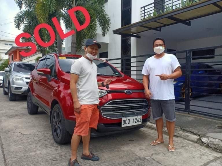 Red Ford Ranger photo