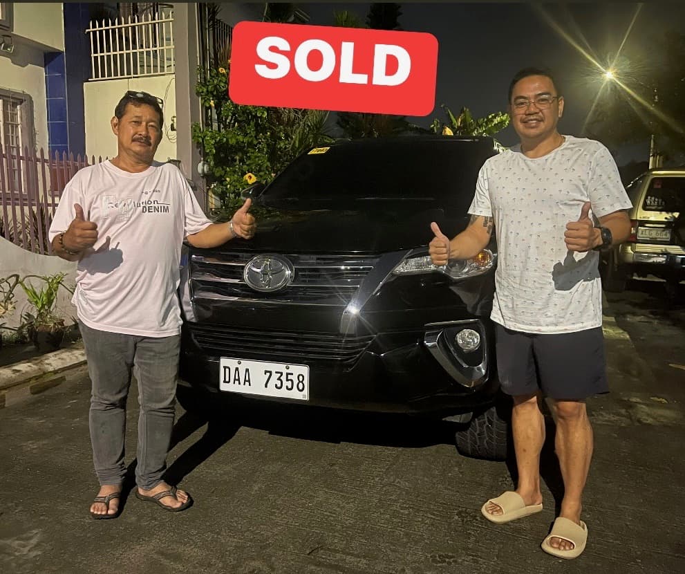 Silver Toyota Fortuner photo