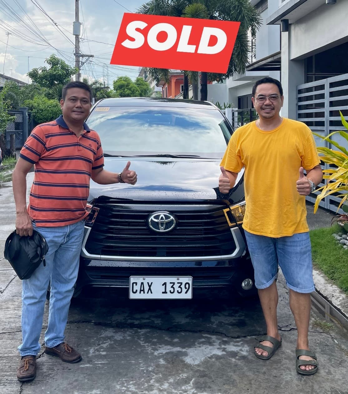 Black Toyota Innova photo