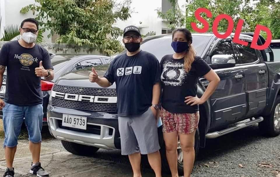 Black Ford Ranger photo