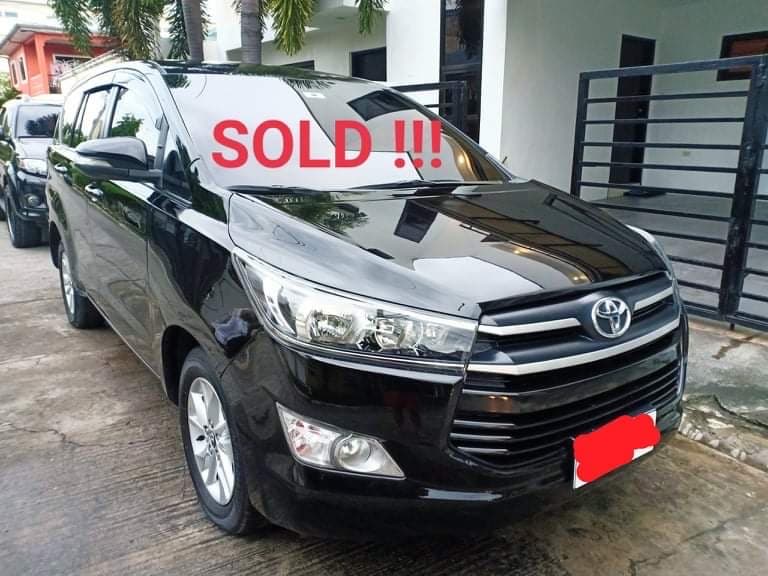 Black Toyota Hilux photo