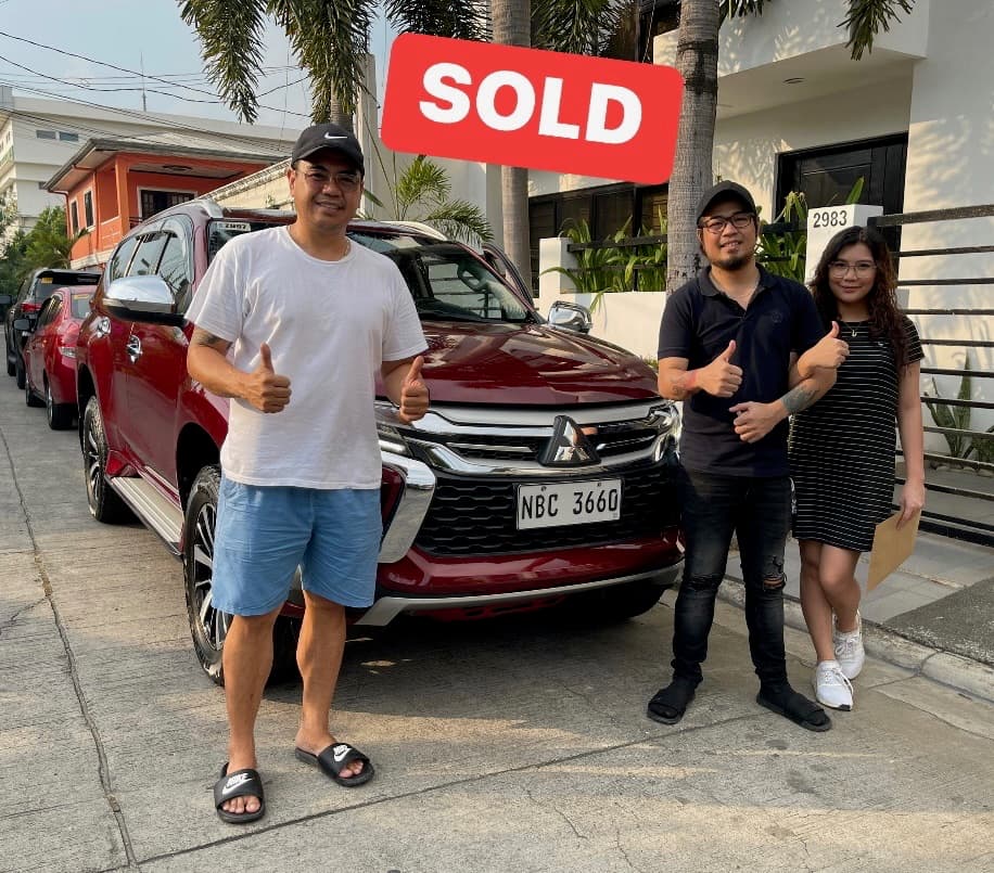 Red Mitsubishi Montero Sport photo