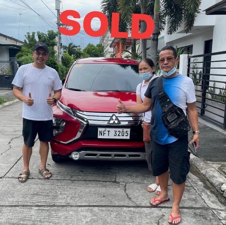 Red Mitsubishi Xpander photo